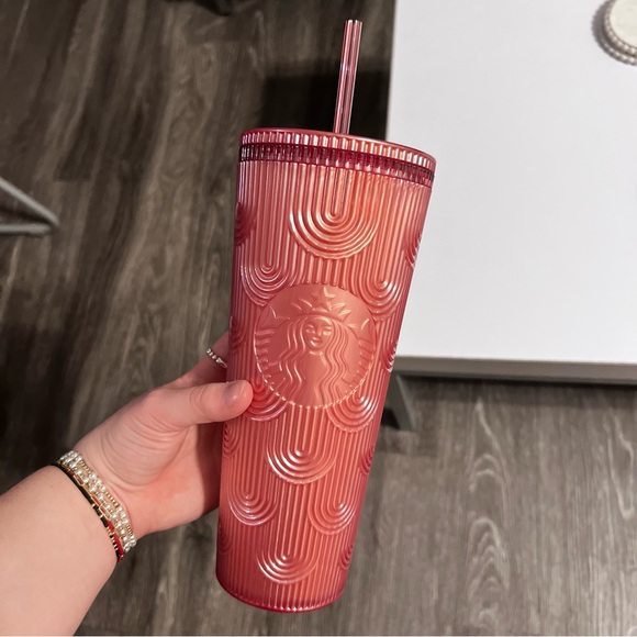 COPY - Starbucks Pink Pearl Shell Mermaid Scales Tumbler - Picture 2 of 5